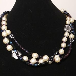 12" pearl . jet. Beaded necklace